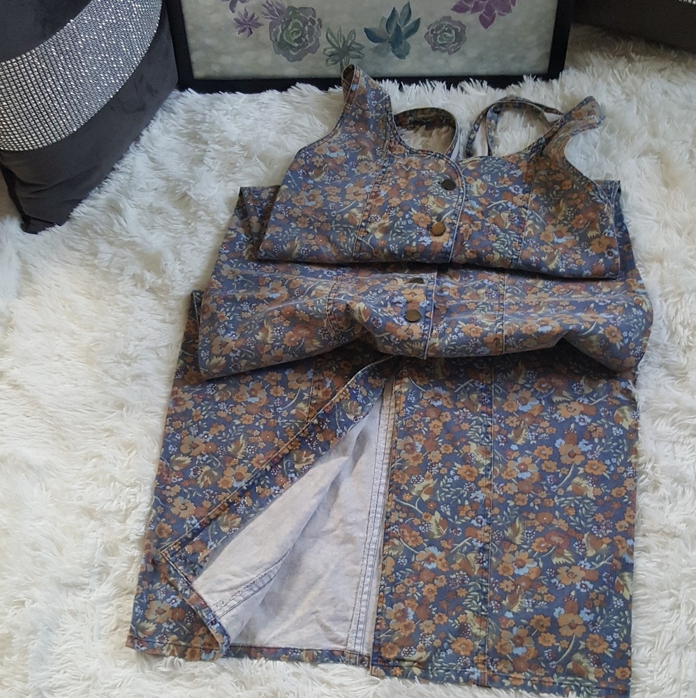 🌺🌻🌷🌼Floral Dress🌹🌷🌸💐 - Picture 2 of 8